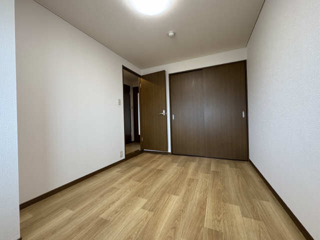 洋室　廊下側西